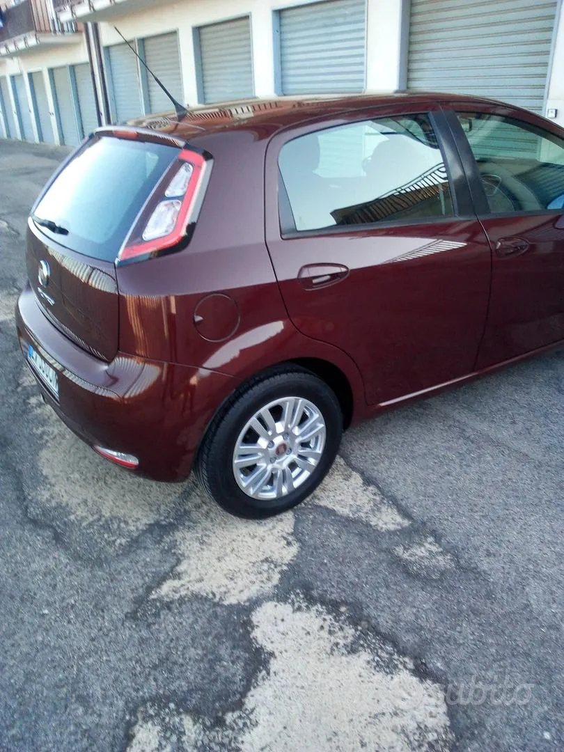 Fiat Punto 2015 photo 2