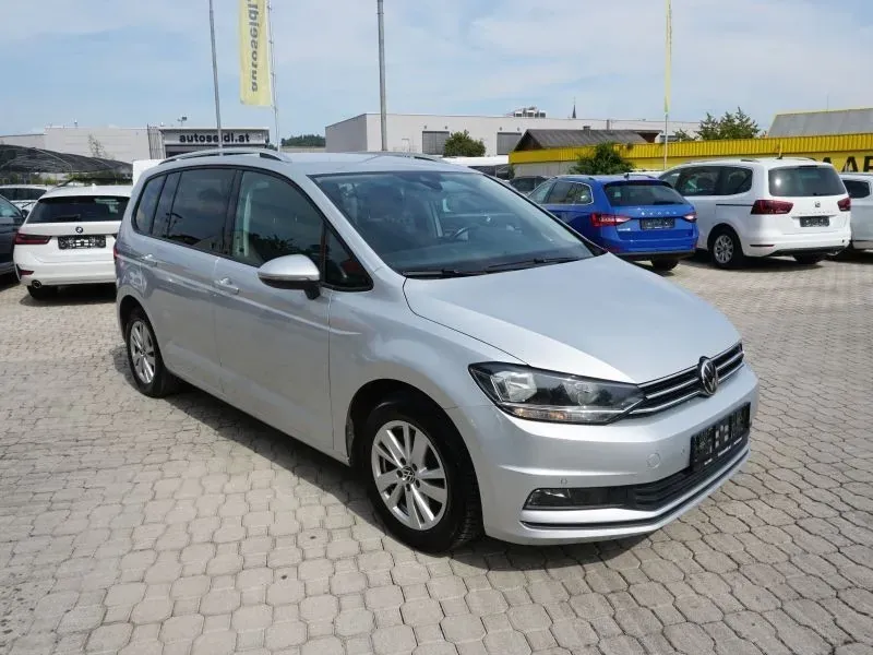 Volkswagen Touran 2022 photo 3