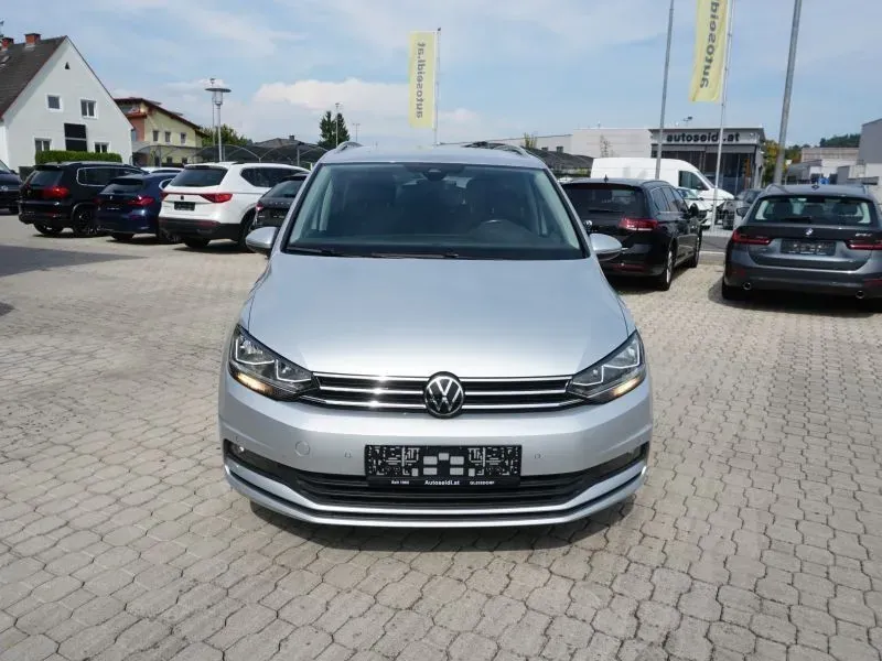 Volkswagen Touran 2022 photo 2