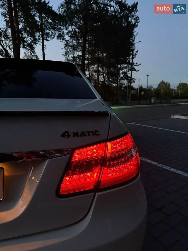 Mercedes-Benz E-Class 2009 photo 5