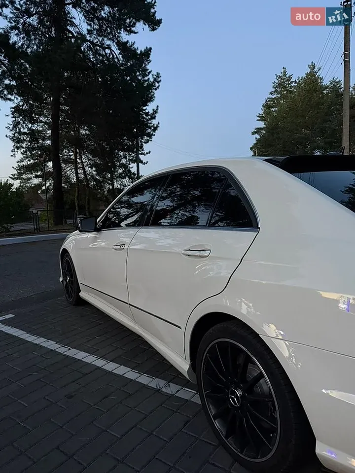 Mercedes-Benz E-Class 2009 photo 4