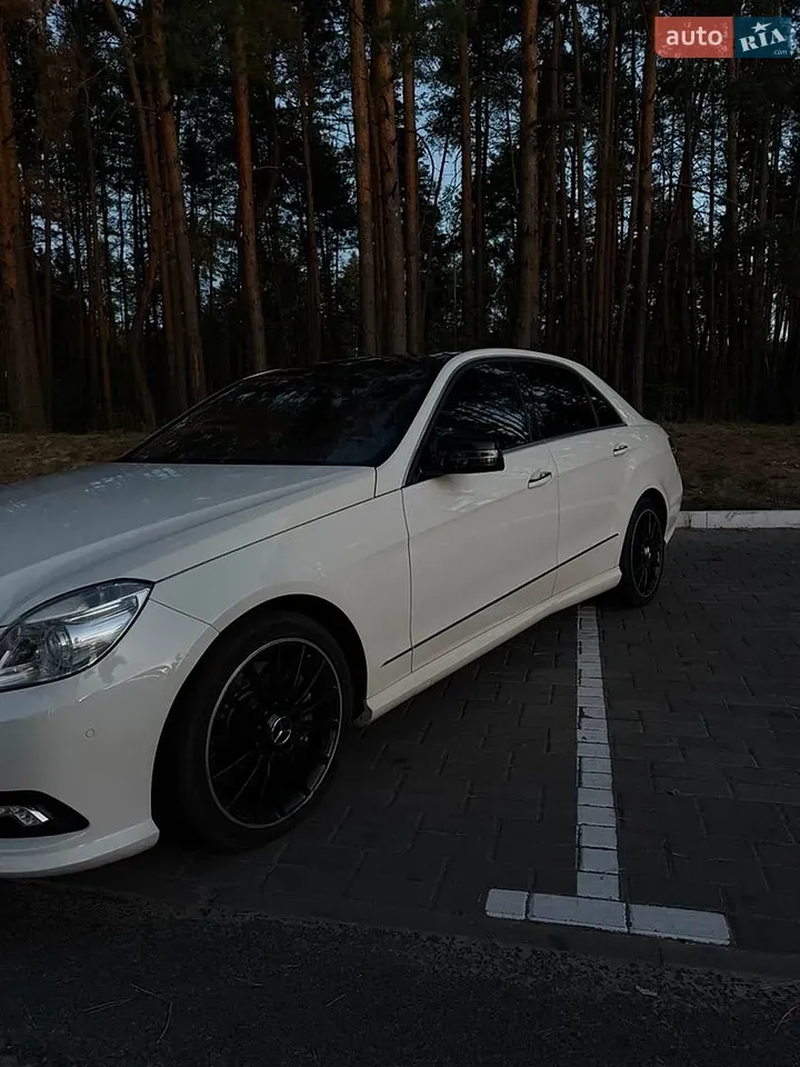 Mercedes-Benz E-Class 2009 photo 3