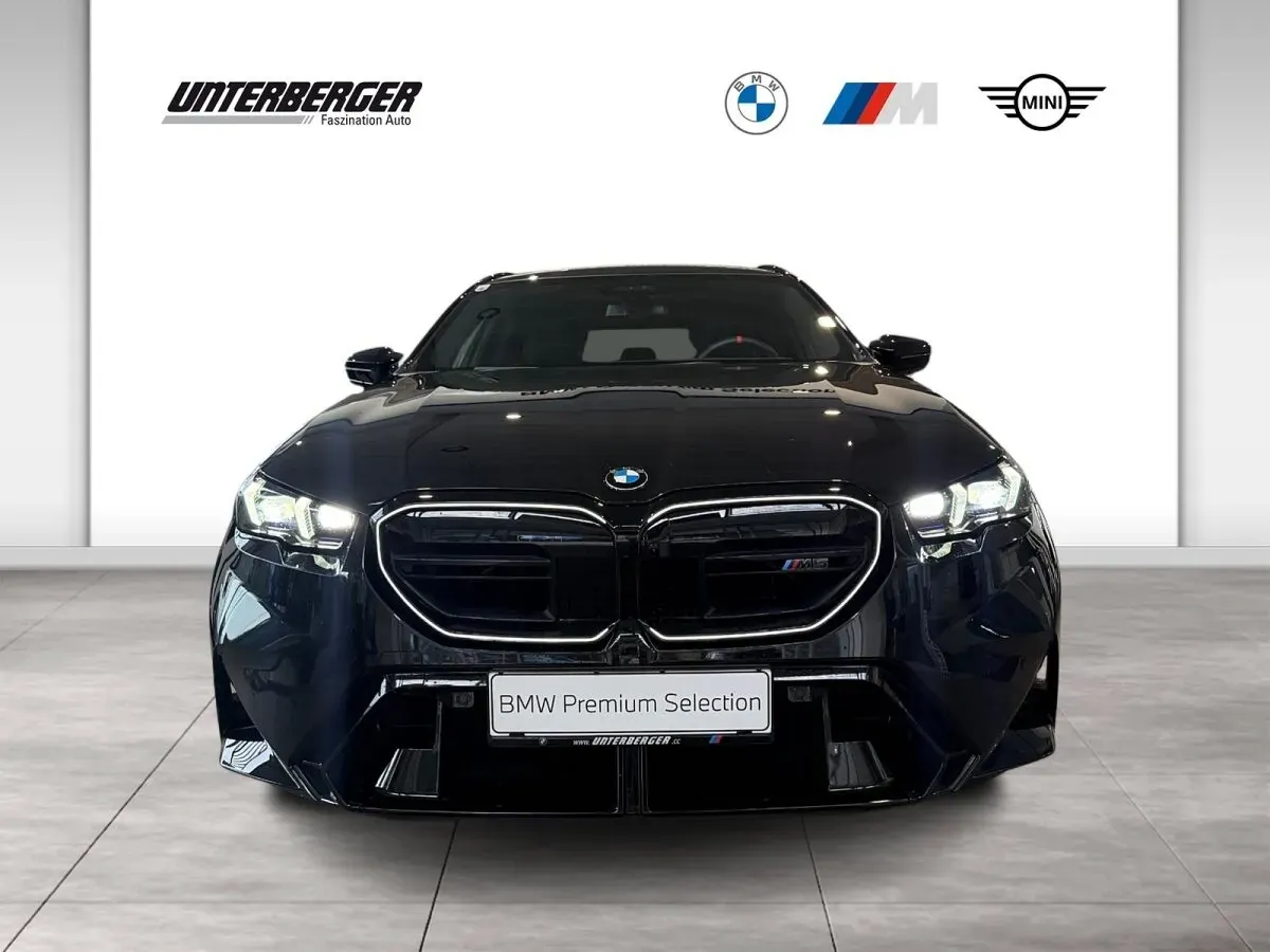 BMW 5 Series 2025 photo 2