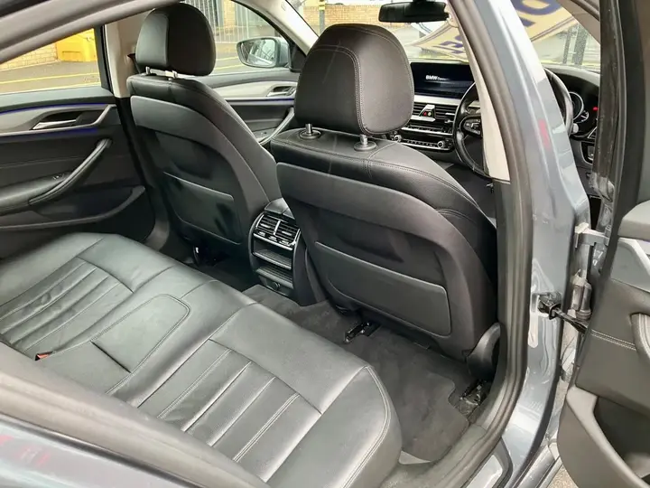 BMW 5 Series 2017 photo 3