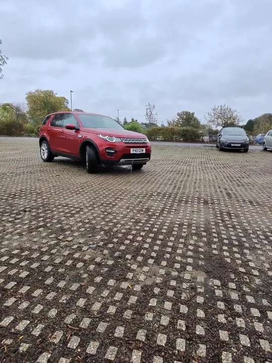Land Rover Discovery Sport 2017 photo 4