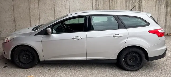 Ford Focus 2011 photo 2