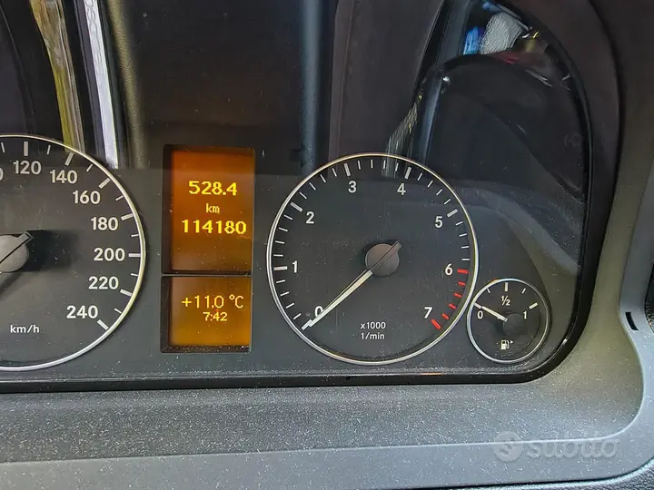 Mercedes-Benz A 2011 photo 5