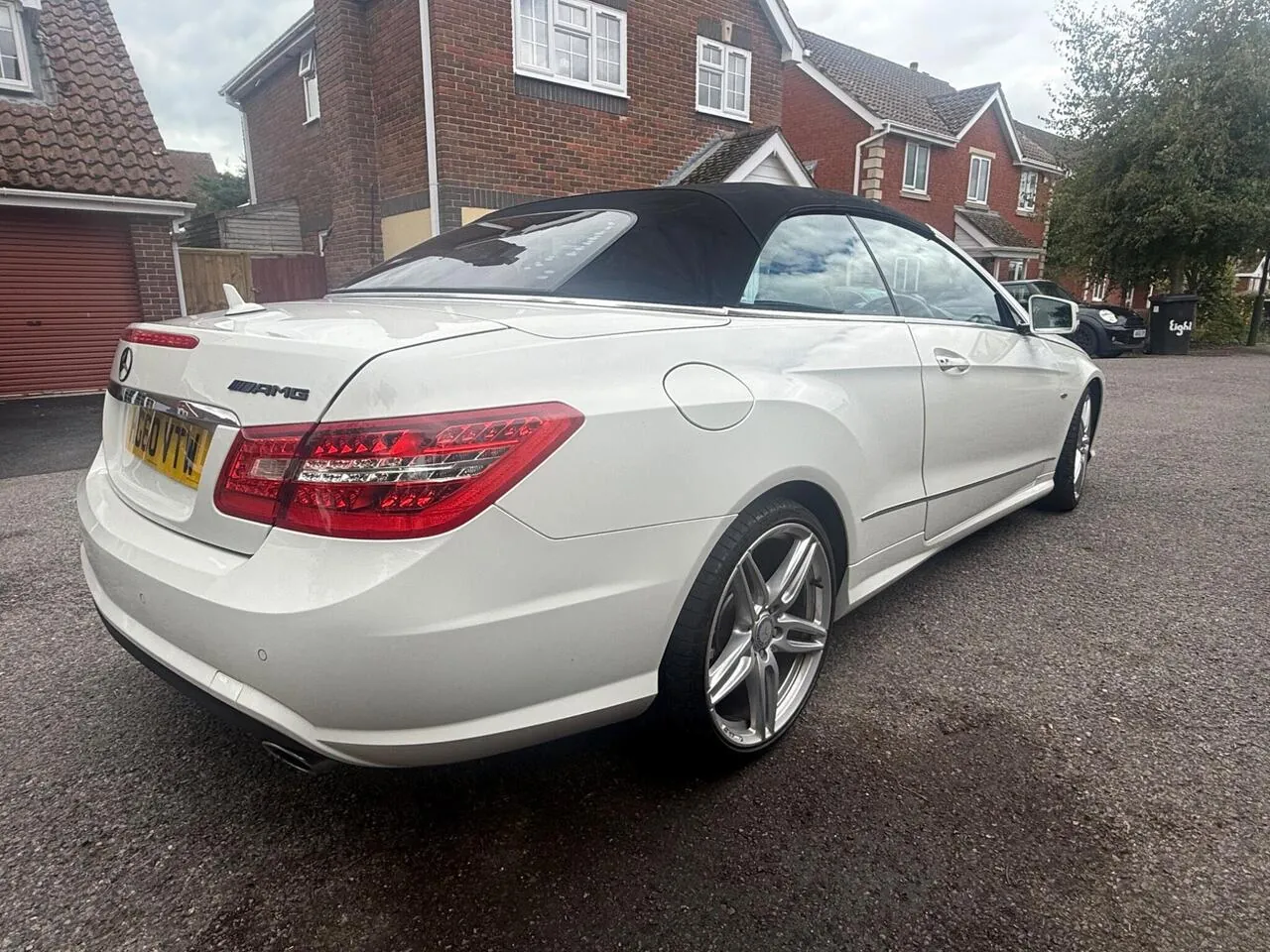 Mercedes-Benz E-Class 2011 photo 4