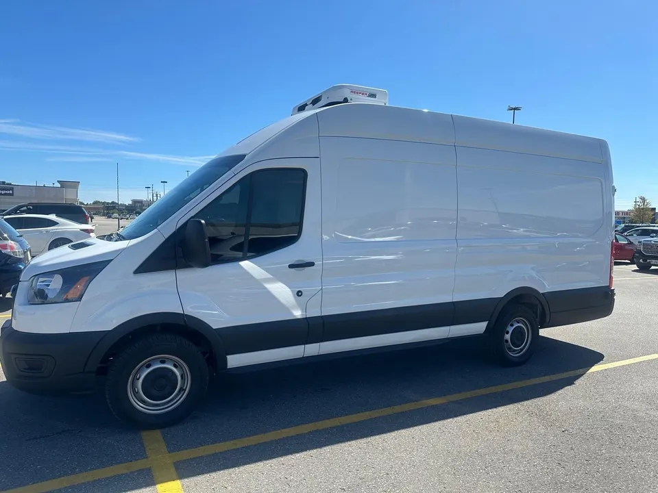 Ford Transit Cargo 2025 photo 2