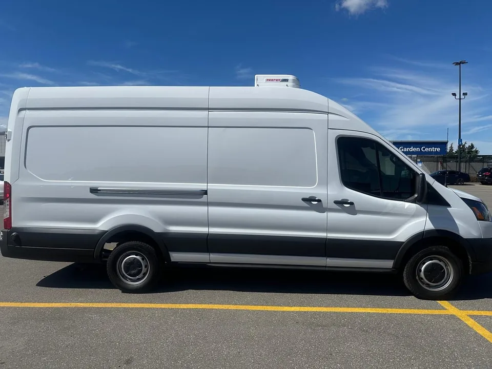 Ford Transit Cargo 2025 photo 3