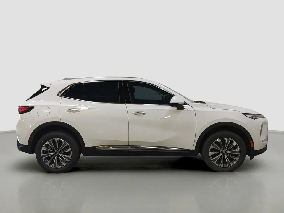 Buick Envision 2026 photo 2
