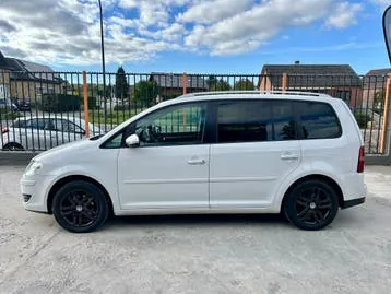 Volkswagen Touran 2010 photo 3