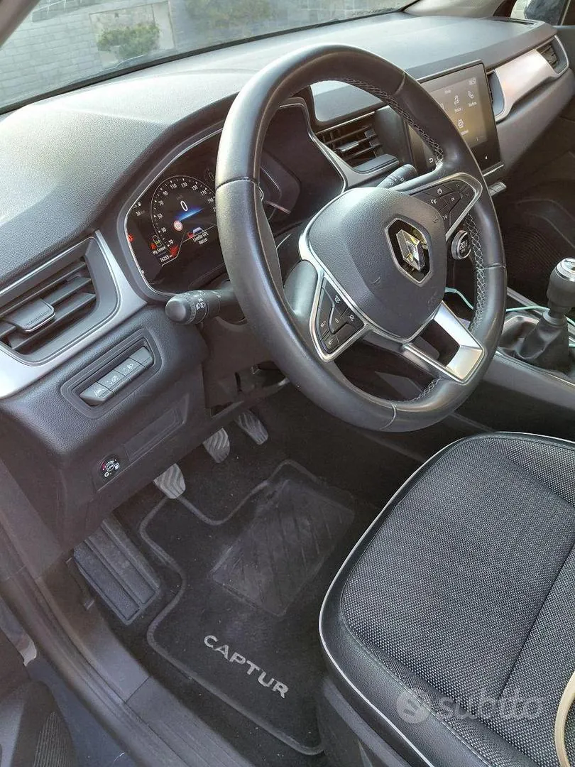 Renault Captur 2023 photo 3