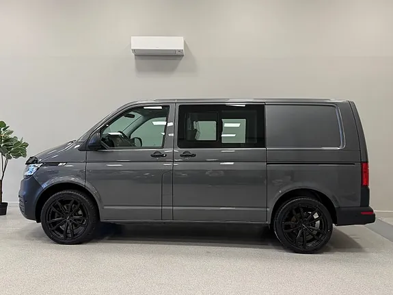 Volkswagen Transporter 2022 photo 2