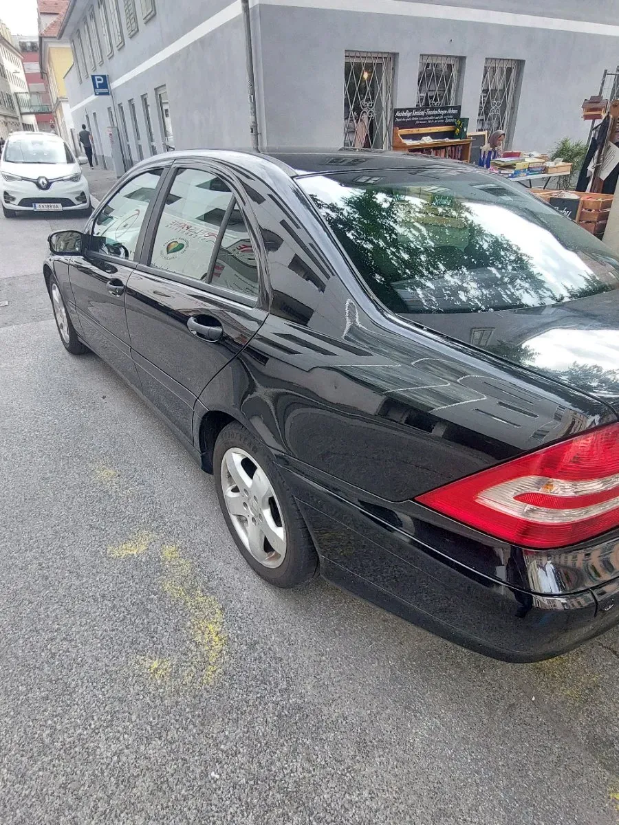 Mercedes-Benz C-Class 2006 photo 3