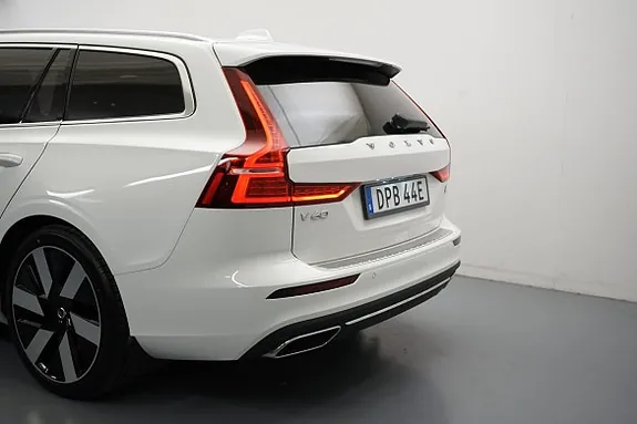 Volvo V60 2022 photo 3