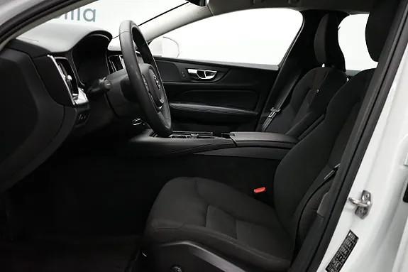 Volvo V60 2022 photo 5