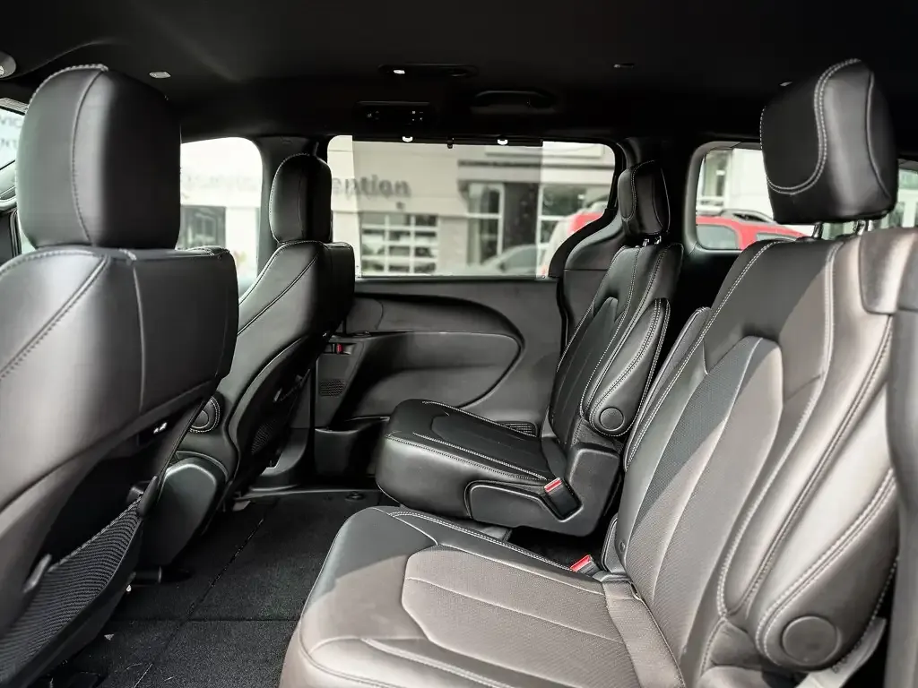 Chrysler Pacifica 2027 photo 5