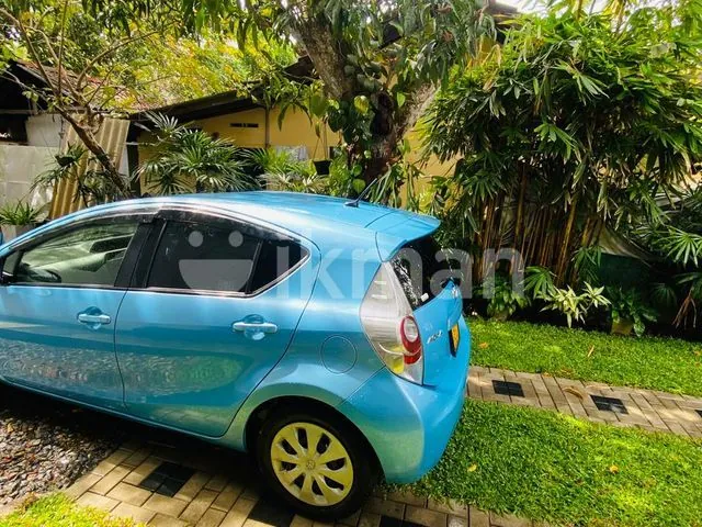 Toyota Aqua 2013 photo 3