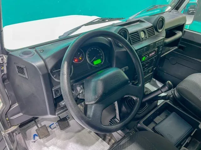 Land Rover Defender 90 2014 photo 4