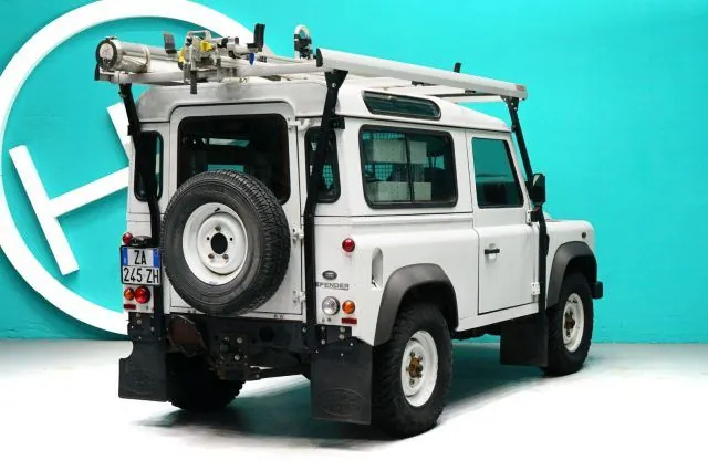 Land Rover Defender 90 2014 photo 2