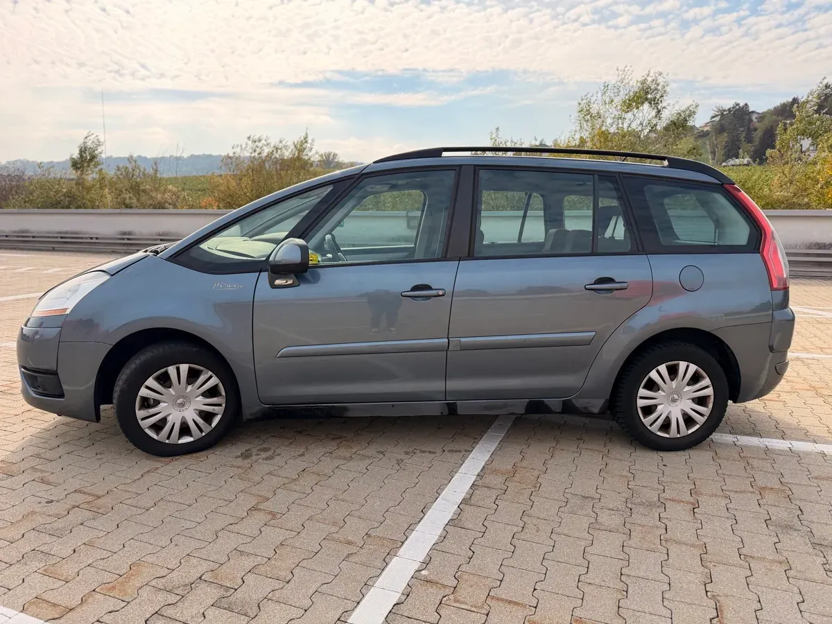 Citroen Grand C4 Picasso 2009 photo 3