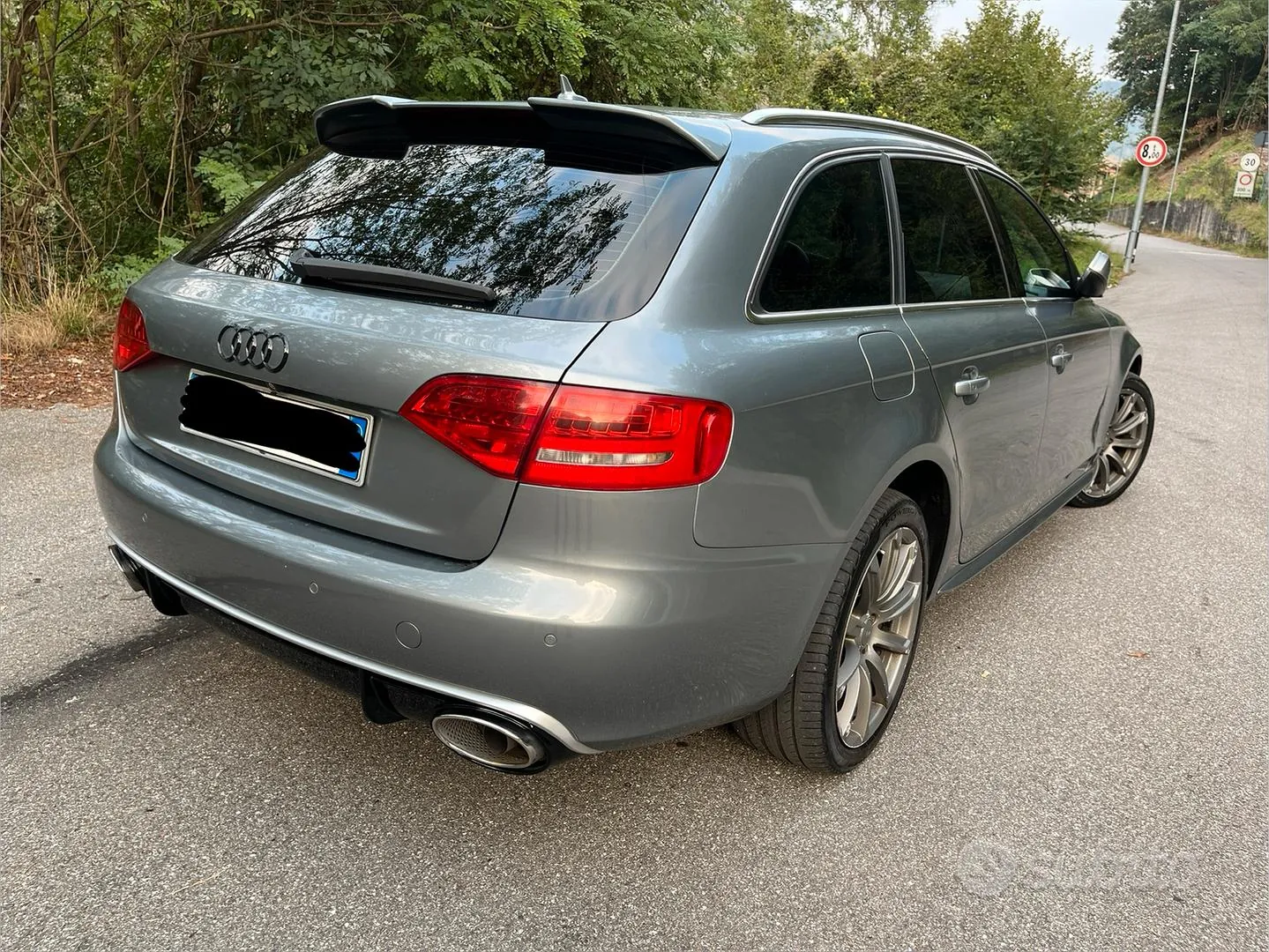 Audi A4 2010 photo 3