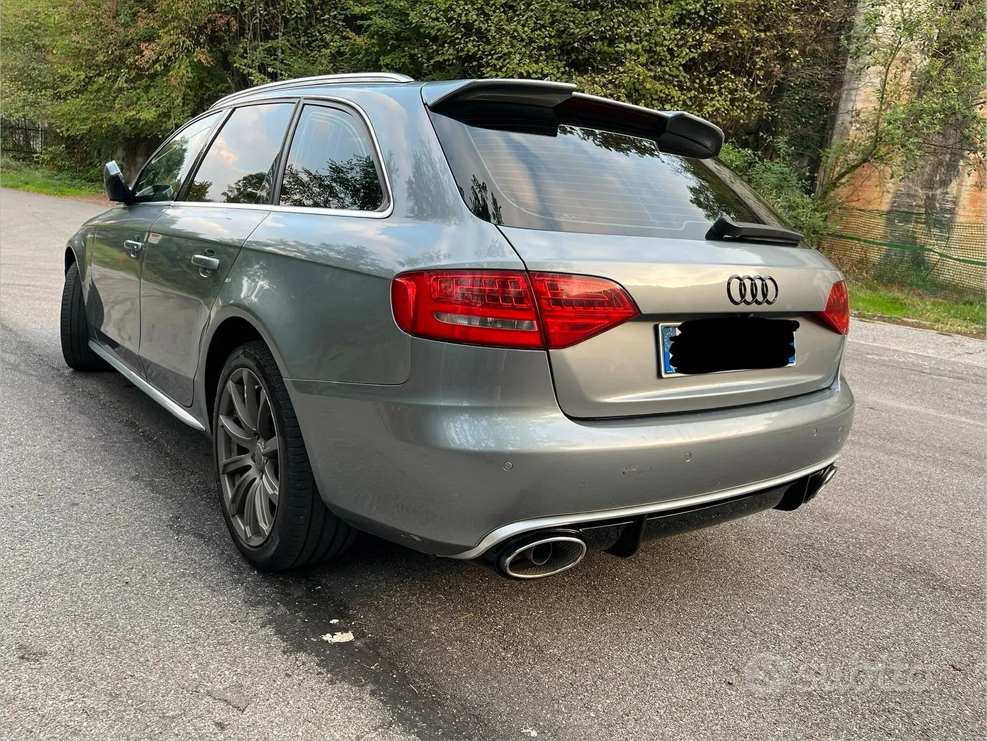 Audi A4 2010 photo 2