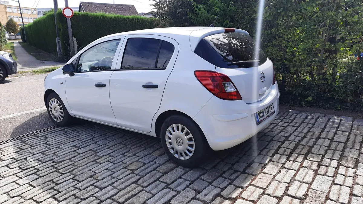 Opel Corsa 2014 photo 2