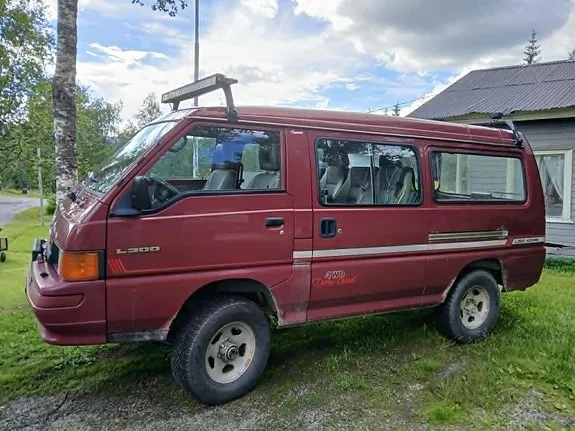 Mitsubishi L300