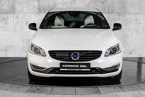 Volvo V60 2016 photo 2