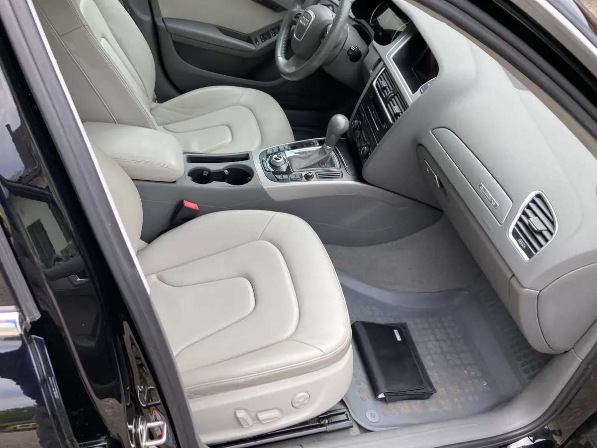 Audi A4 2009 photo 3