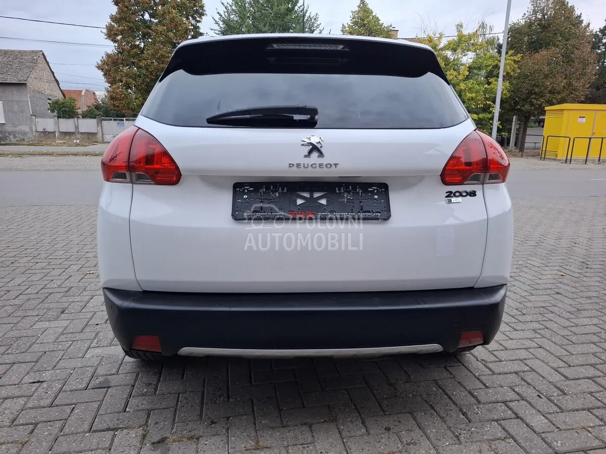 Peugeot 2008 2015 photo 5