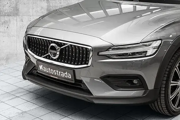 Volvo V60 Cross Country 2019 photo 2