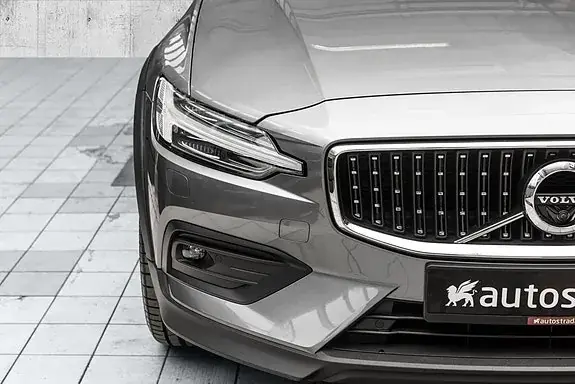 Volvo V60 Cross Country 2019 photo 3