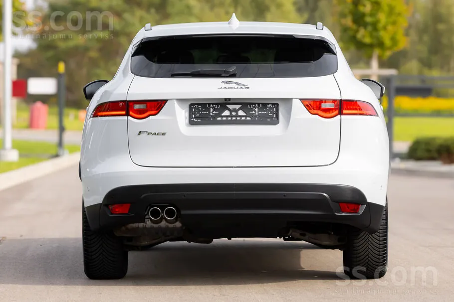 Jaguar F-Pace 2017 photo 5