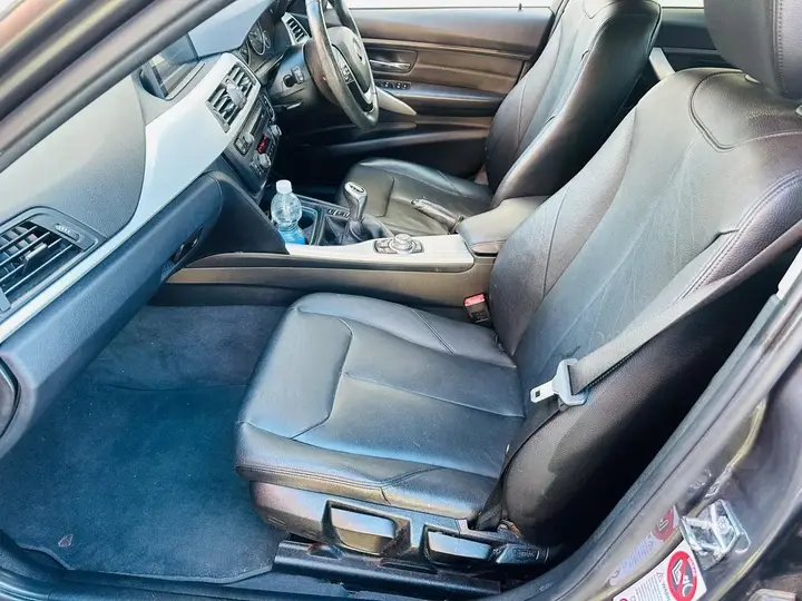 BMW 3 Series 2012 photo 4