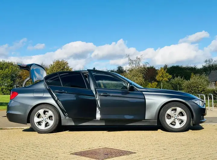 BMW 3 Series 2012 photo 5