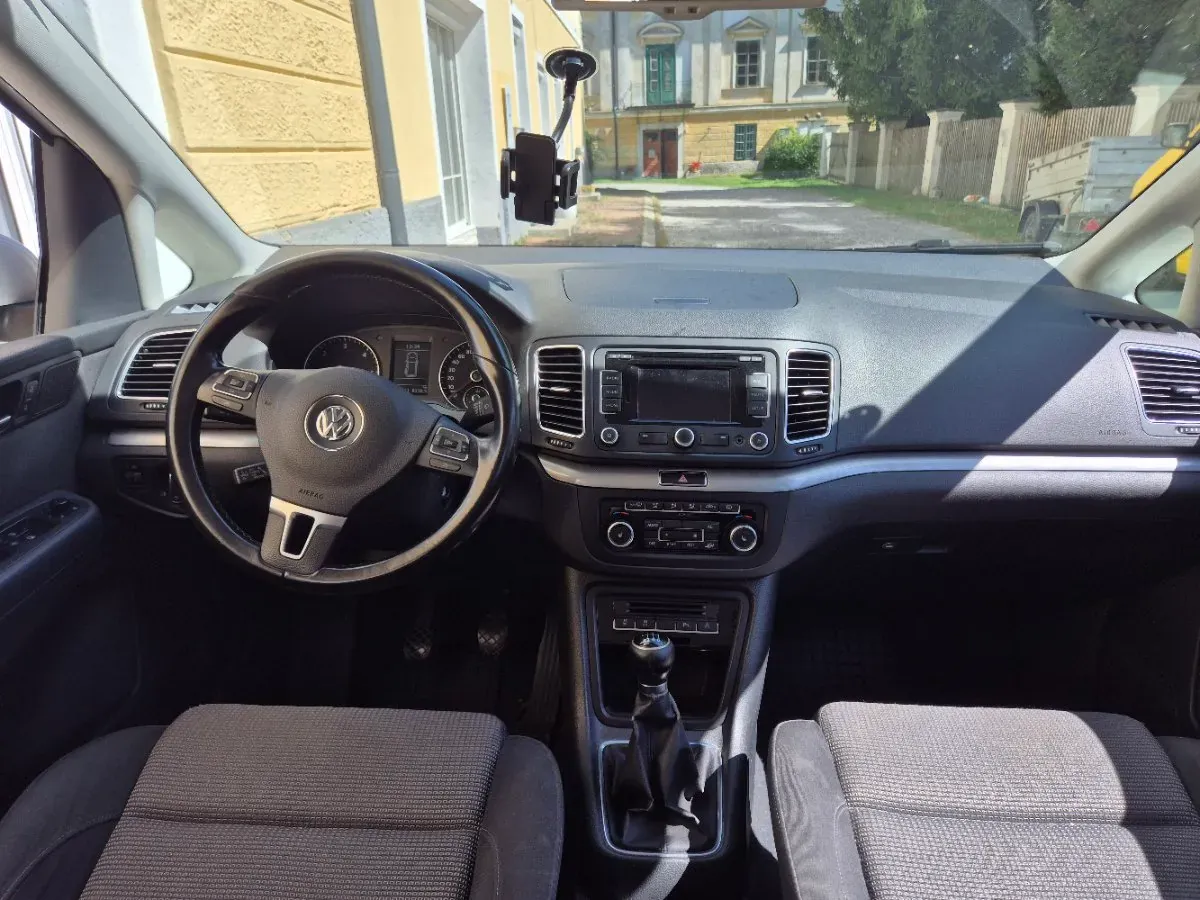 Volkswagen Sharan 2011 photo 3
