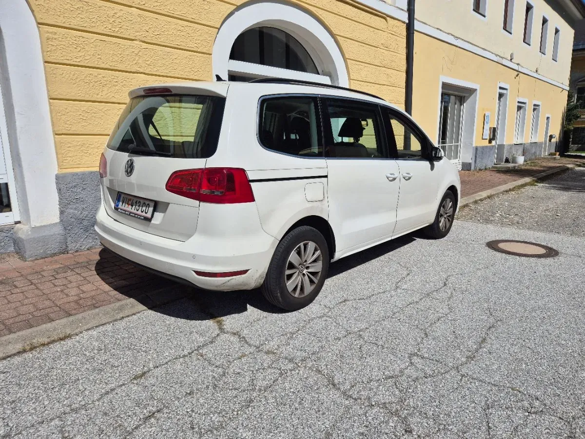 Volkswagen Sharan 2011 photo 2