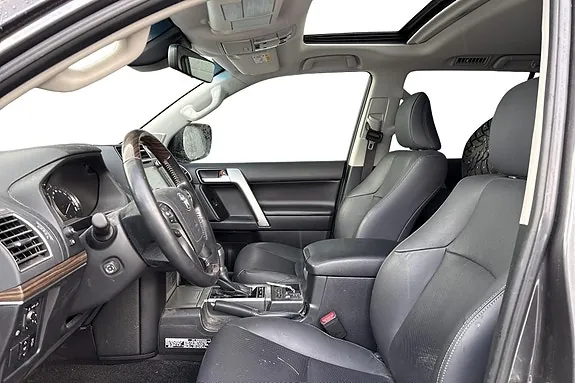 Toyota Land Cruiser 2018 photo 3