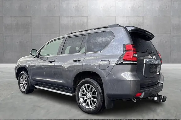 Toyota Land Cruiser 2018 photo 2