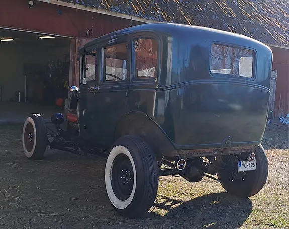 Ford Tudor 1931 photo 2