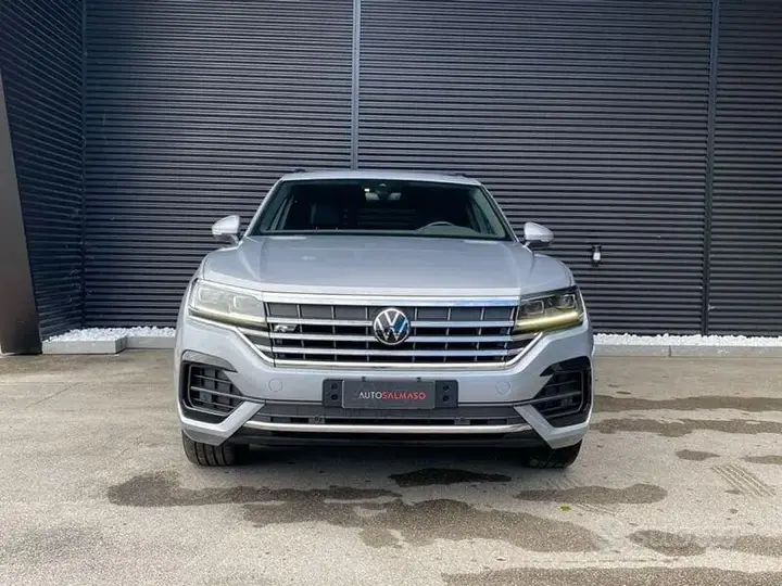 Volkswagen Touareg 2021 photo 2