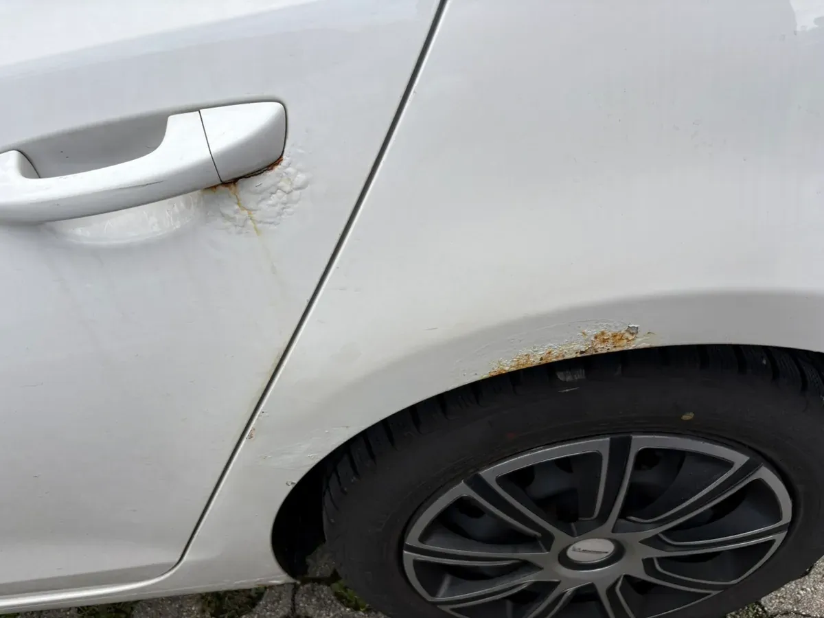 Volkswagen Golf 2011 photo 3