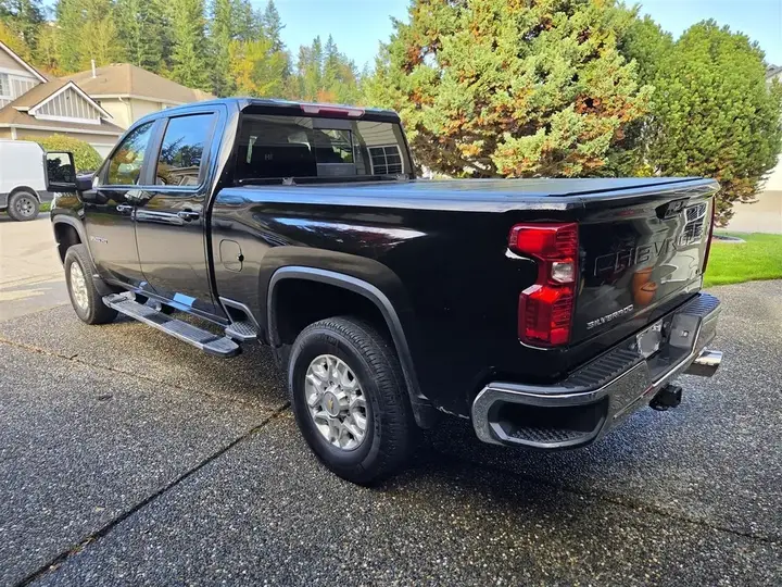 Chevrolet Silverado 3500Hd 2023 photo 5