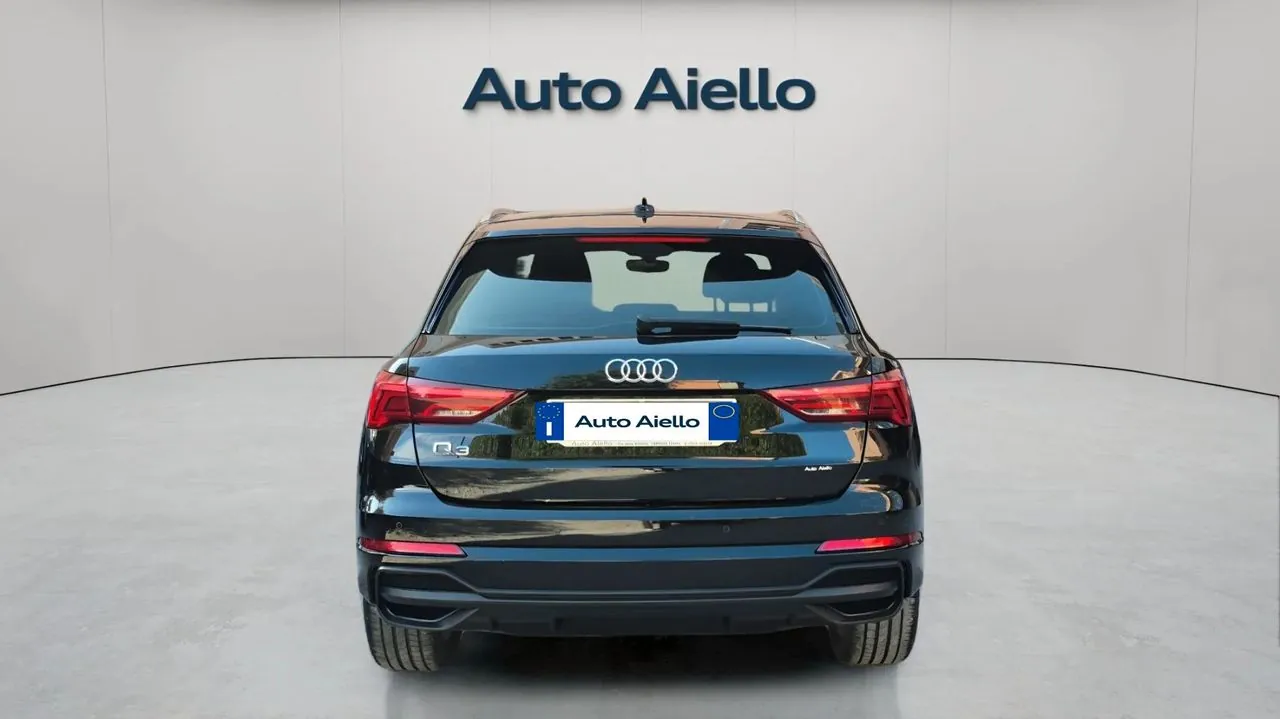 Audi Q3 2021 photo 3
