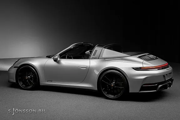 Porsche 911 Targa 4 Gts 2025 photo 4