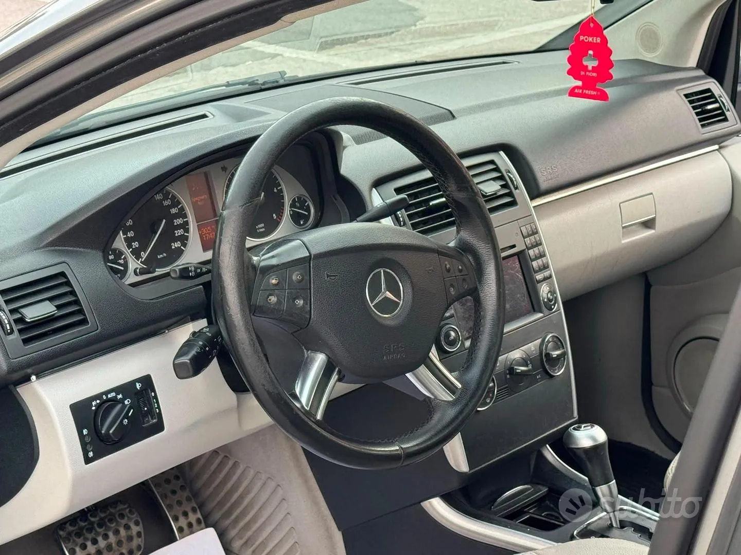 Mercedes-Benz B-Class 2010 photo 3