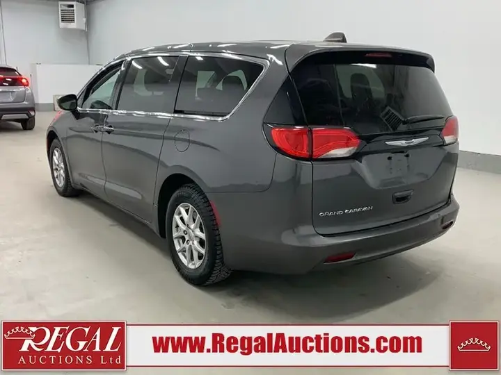 Chrysler Grand Caravan 2022 photo 4
